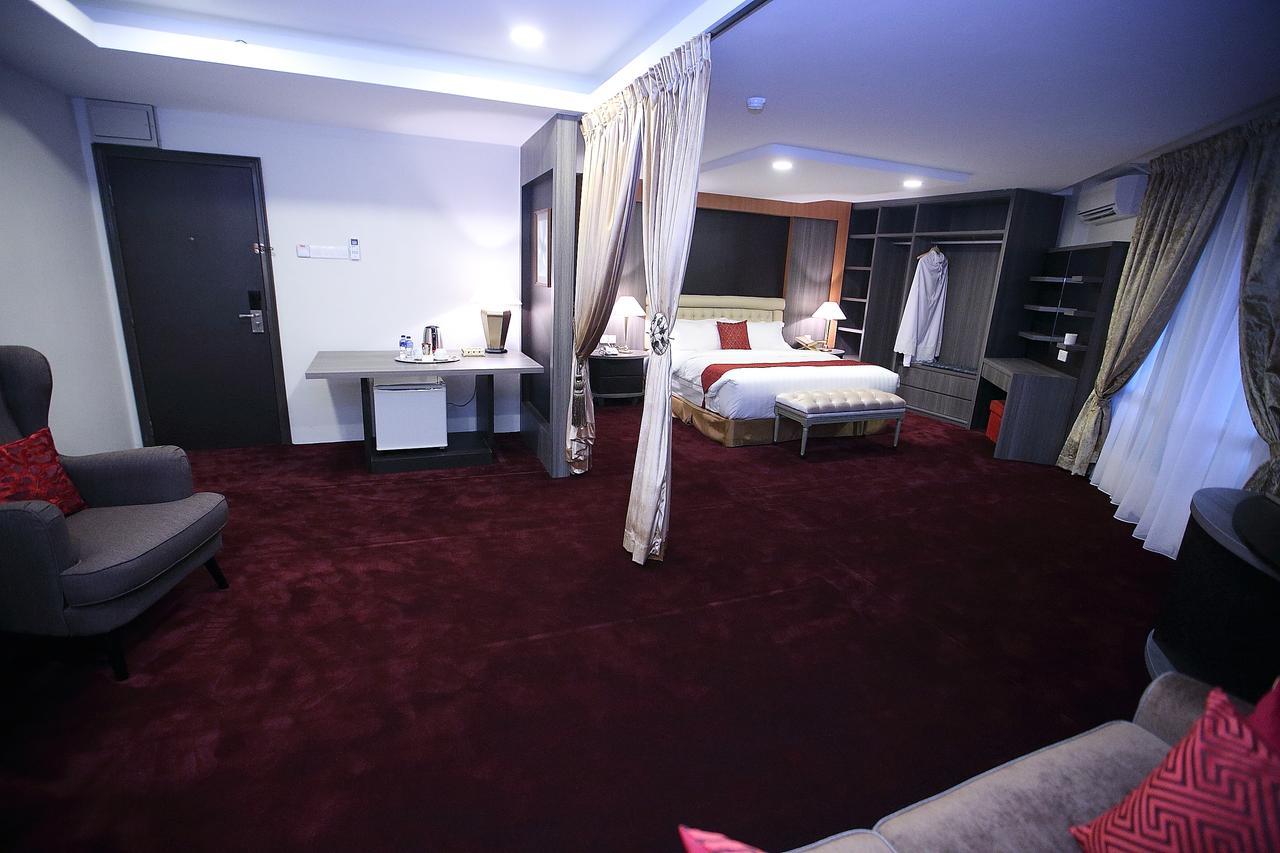 Al Khatiri Hotel Kubang Kerian Exterior photo