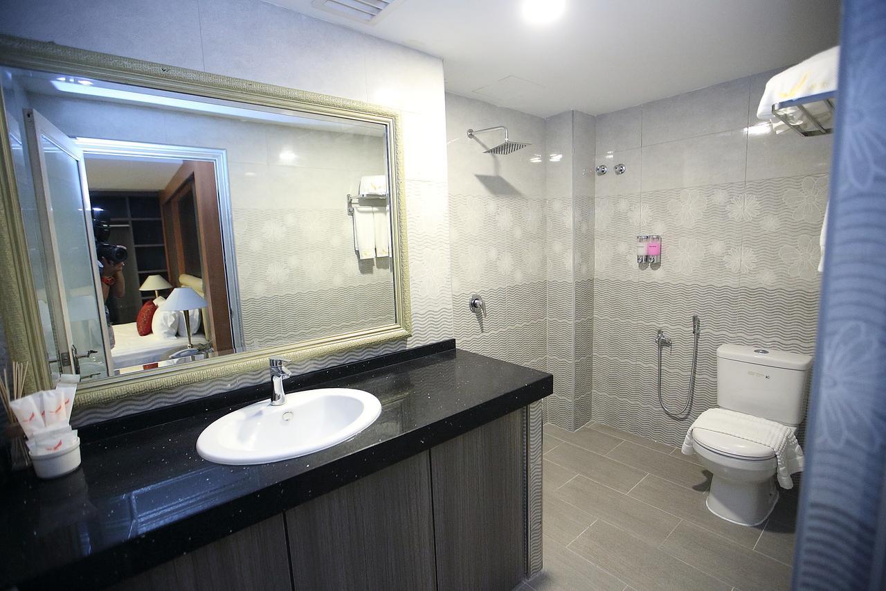 Al Khatiri Hotel Kubang Kerian Exterior photo